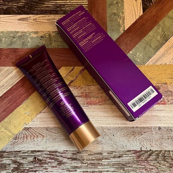 Younique Royalty NIB Moisture Boosting Gentle Cleanser 3.3 fl ounces - Picture 2 of 2